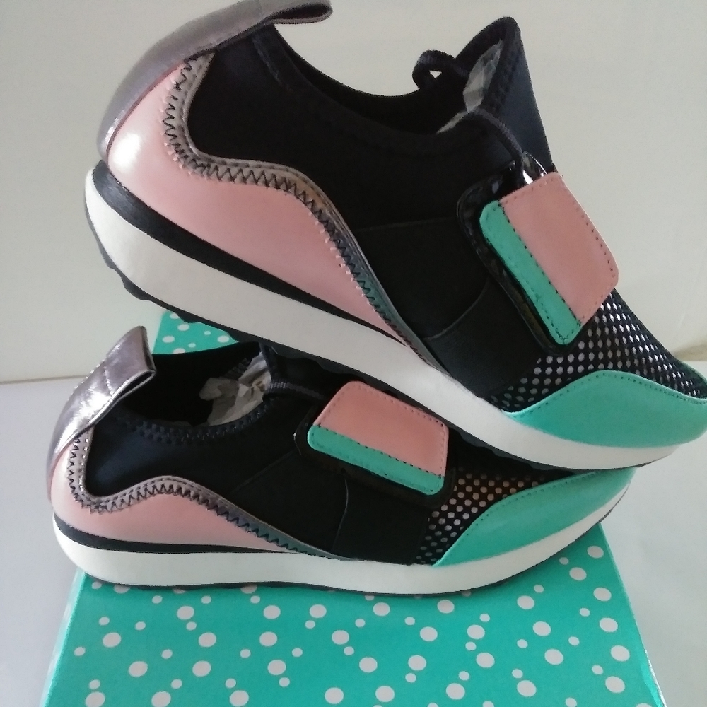 🛸🌸🆕Custom Teal and Soft pink  Cute Sneakers🛸🌸